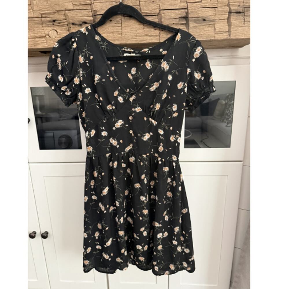 Inspired Hearts Black Daisy Floral Puff Sleeve V-Neck Mini Dress Sz M